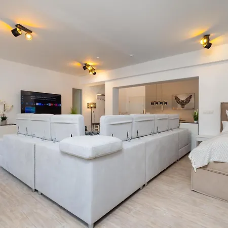 Apartment Primero City-loftdomizil 84qm Innenstadt Rathaus Gemeinschaftsterrasse 6 P *